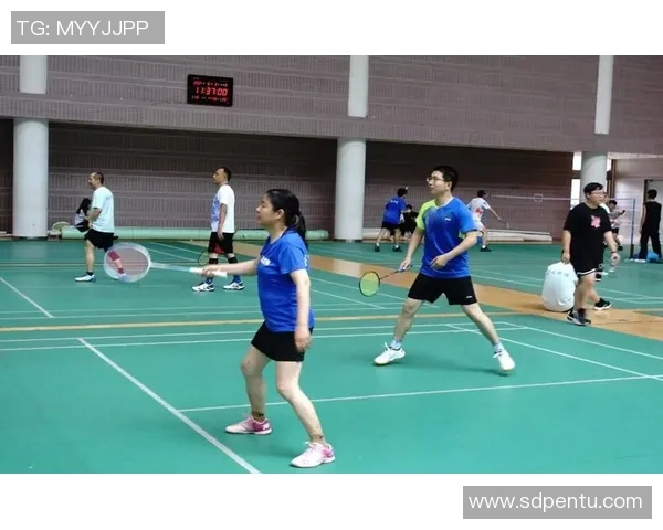 王秀英亲授羽毛球技巧与心得体会助你提升球技的秘密分享